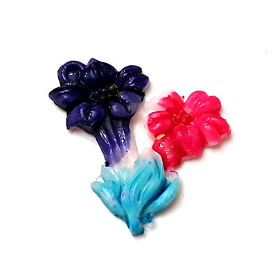 Flower pair plastic flat back hand-painted in red and blue colors. 