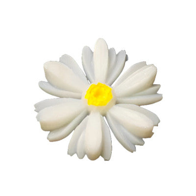 White flower with a yellow center on a white background, 20mm